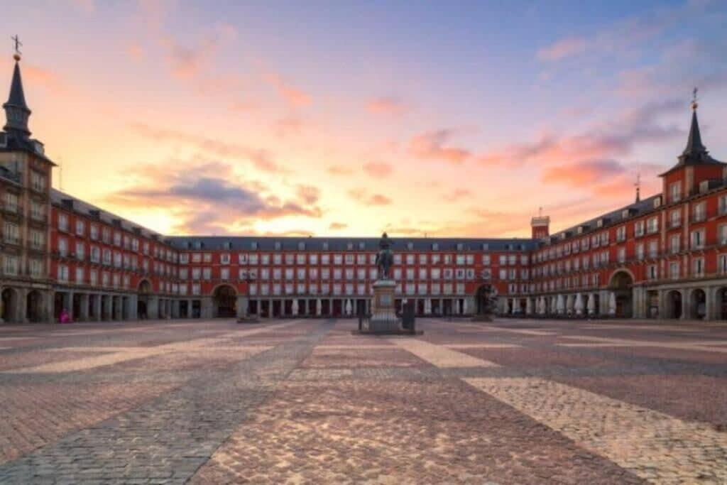 Plaza Mayor Cozy Private Apartment With Ac Мадрид Экстерьер фото